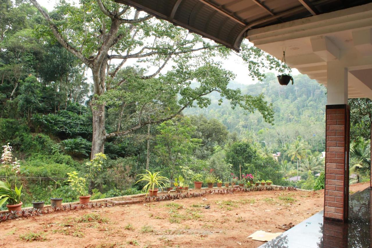 The Mountcourt Hotel Munnar Exterior photo