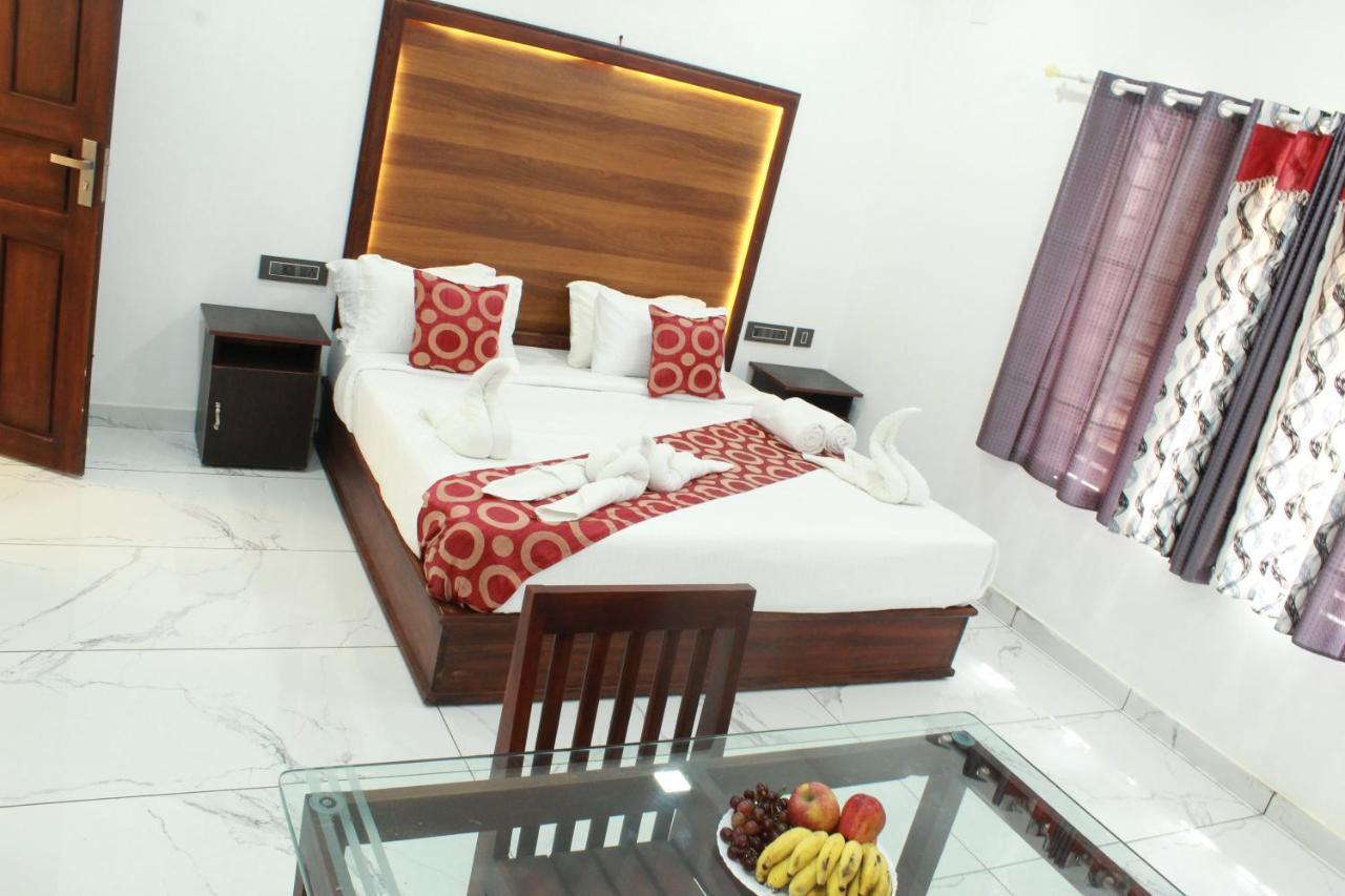 The Mountcourt Hotel Munnar Exterior photo