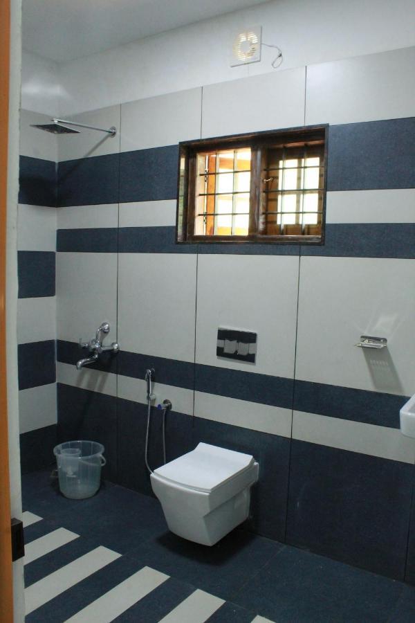 The Mountcourt Hotel Munnar Exterior photo